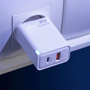Caricabatterie Maxlife MXTC-09-45AC GaN PD QC con 1x USB-C 1x USB 45W bianco